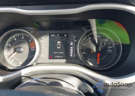 2018 Jeep Cherokee Latitude Plus Fwd z USA, uszkodzony, nr VIN 1C4PJLLB3JD589999